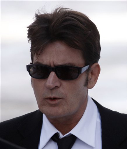 charlie sheen platoon. Charlie Sheen arrives at