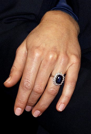 royal wedding ring kate. Kate Middleton wears the