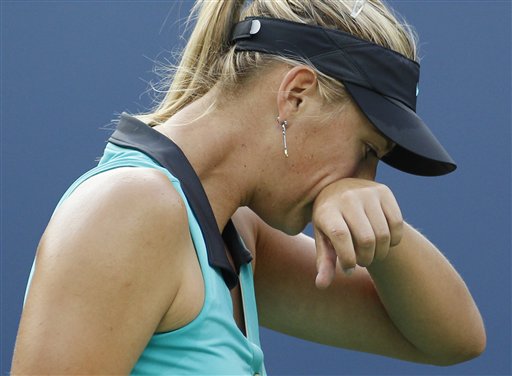 
 Venus Williams pumps her fist after defeating Roberta Vinci of Italy 6-4, 6-1 to advance at the U.S. Open tennis tournament in New York, Monday Aug. 30, 2010. (AP Photo/Charles Krupa)
 