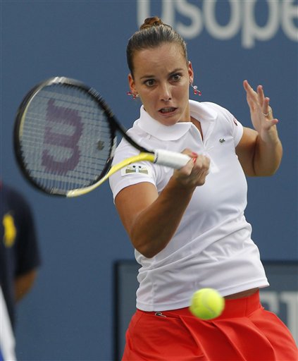 
 Lleyton Hewitt of Australia returns the ball to Paul-Henri Mathieu of France during the first round of the U.S. Open tennis tournament in New York, Monday, Aug. 30, 2010. (AP Photo/Charles Krupa)
 