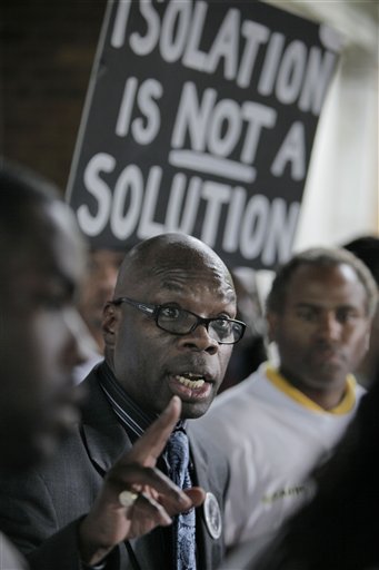 
 Former gang member, Walter 'Gator' Bradley, speaks at a news conference, joined by several current and former gang members Thursday, Sept. 2, 2010, in Chicago. (AP Photo/M. Spencer Green) (AP Photo/M. Spencer Green)
 