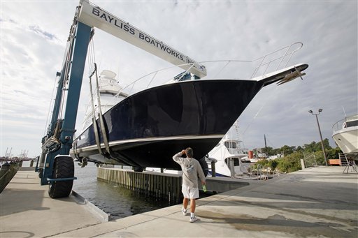 
 Captain Dave Graham watches as his boat is pulled from the water in Wanchese, N.C., Thursday, Sept. 2, 2010 in preparation for Hurricane Earl as it churns towards North Carolina's Outer Banks. (AP Photo/Gerry Broome)
 
