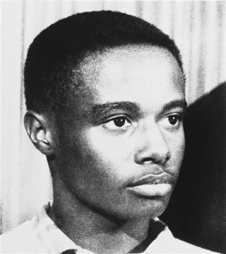 
 FILE - Jefferson Thomas in 1957, one of nine African American who integrated Little Rock Central High School while federal troops patrolled the campus, is seen in an 1957 file photo. Jefferson Thomas died Sunday, Sept. 5, 2010 in Columbus, Ohio, said fellow Little Rock Nine member Minnijean Trickey Brown. He was 68. (AP Photo, File)
 