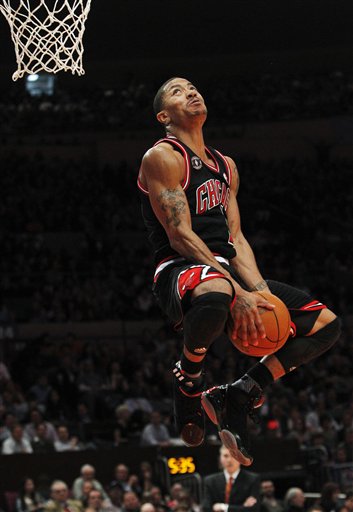 derrick rose dunking on knicks. Chicago Bulls#39; Derrick Rose