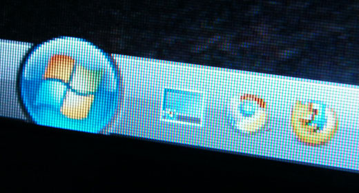 Microsoft Chops Start Button off Windows 8