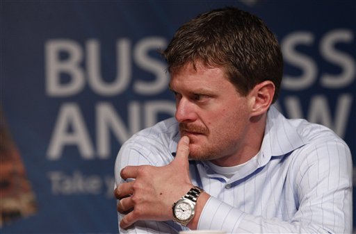 
 Floyd Landis speaks during a press conference in Geelong, Australia, Tuesday, Sept. 28, 2010 ahead of the road cycling world championships. Disgraced U.S. cyclist Landis says he waited almost four years to reveal his doping because he knew once he'd admitted lying, he would not be believed about the widespread use of performance enhancing drugs in the sport. (AP Photo/Rob Griffith)
 