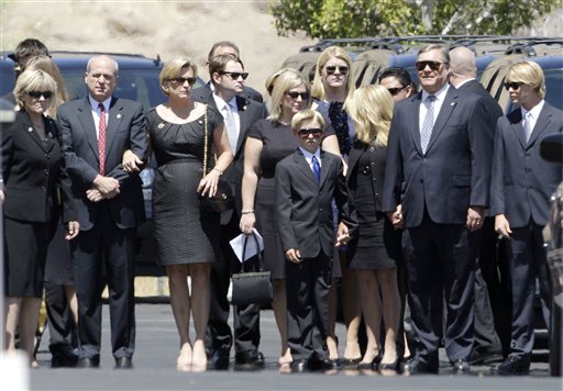 
 Ford family members prepare to enter the funeral of former first lady Betty Ford, Tuesday, July 12, 2011, at St. Margaret's Episcopal Church in Palm Desert, Calif., (AP Photo/Reed Saxon)
 