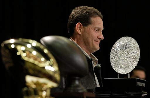 
 Auburn head coach Gene Chizik answers questions at a news conference after the BCS National Championship NCAA college football game Tuesday, Jan. 11, 2011, in Scottsdale, Ariz. Auburn beat Oregon 22-19 to capture the championship. (AP Photo/Charlie Riedel)
 