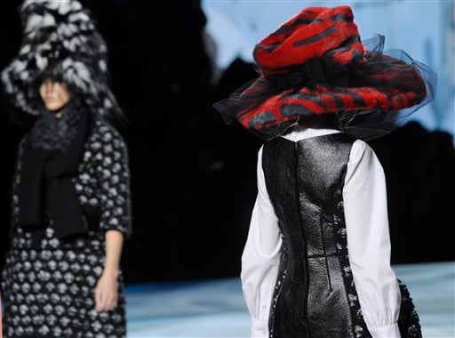 
 The Marc Jacobs Fall 2012 collection is modeled during Fashion Week, Monday, Feb. 13, 2012, in New York. (AP Photo/Louis Lanzano)
 